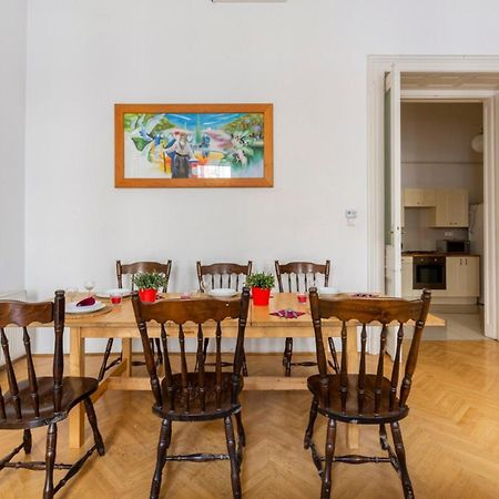 Bourgeois Elegance In The Heart Of Budapest Extérieur photo