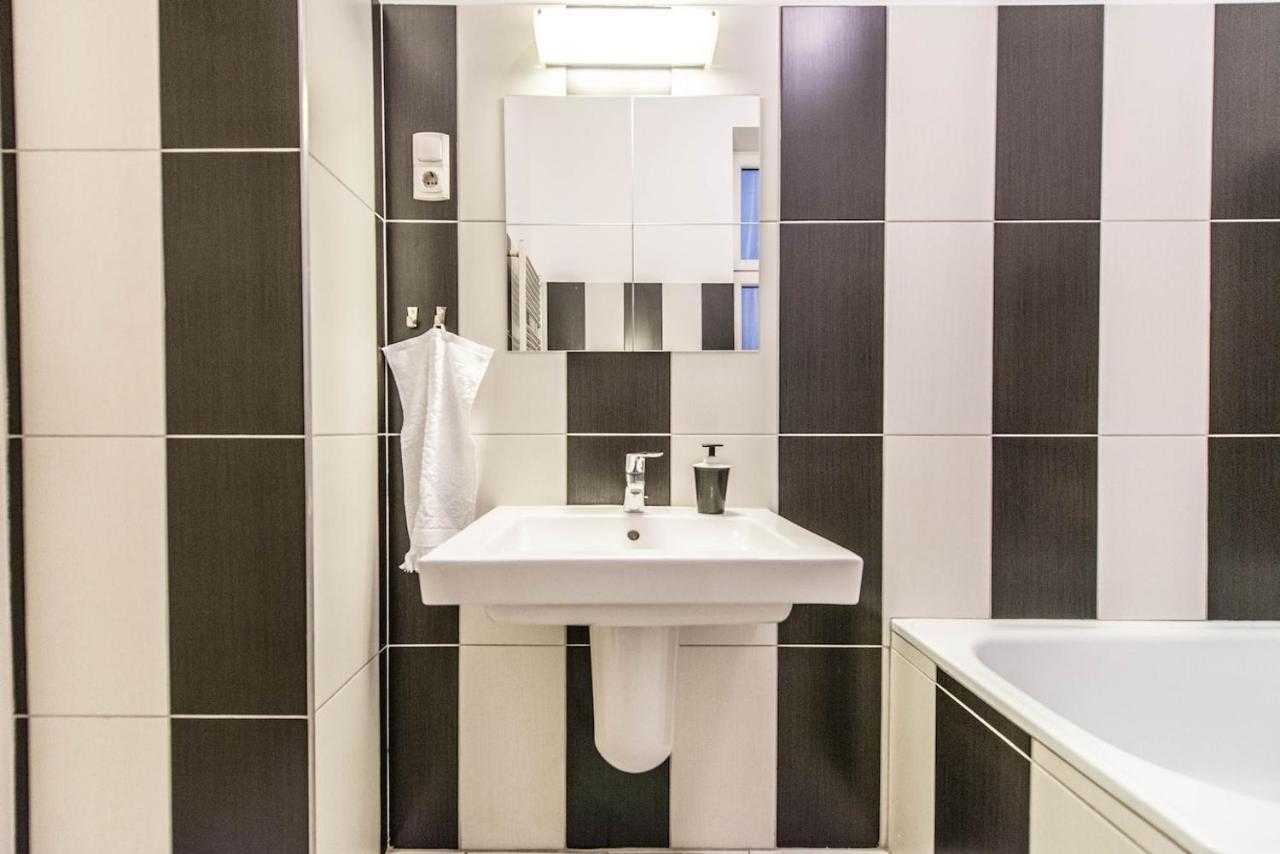Bourgeois Elegance In The Heart Of Budapest Extérieur photo