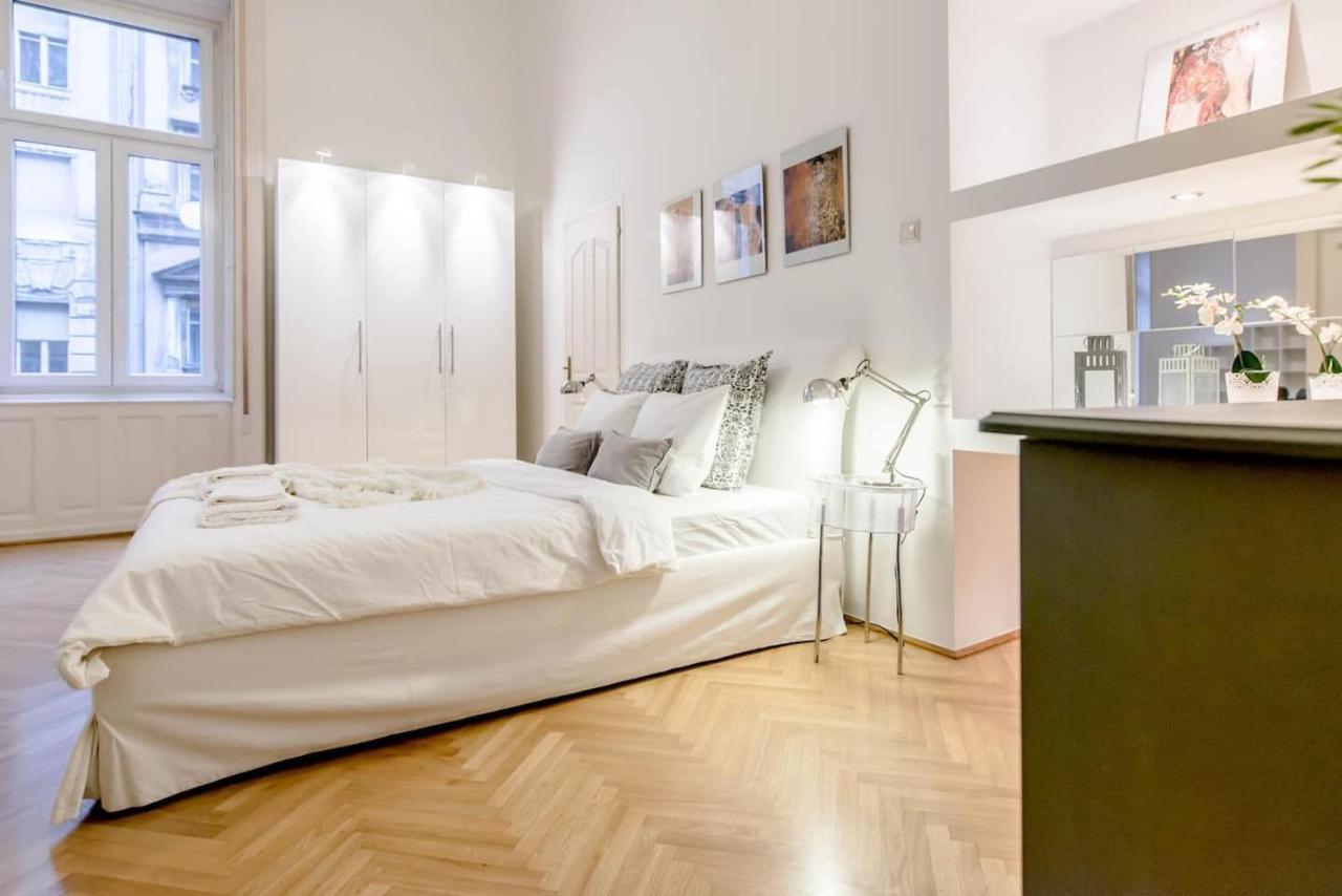 Bourgeois Elegance In The Heart Of Budapest Extérieur photo