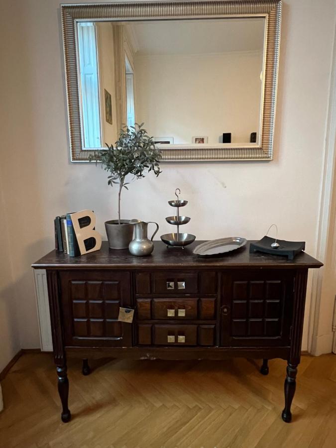 Bourgeois Elegance In The Heart Of Budapest Extérieur photo