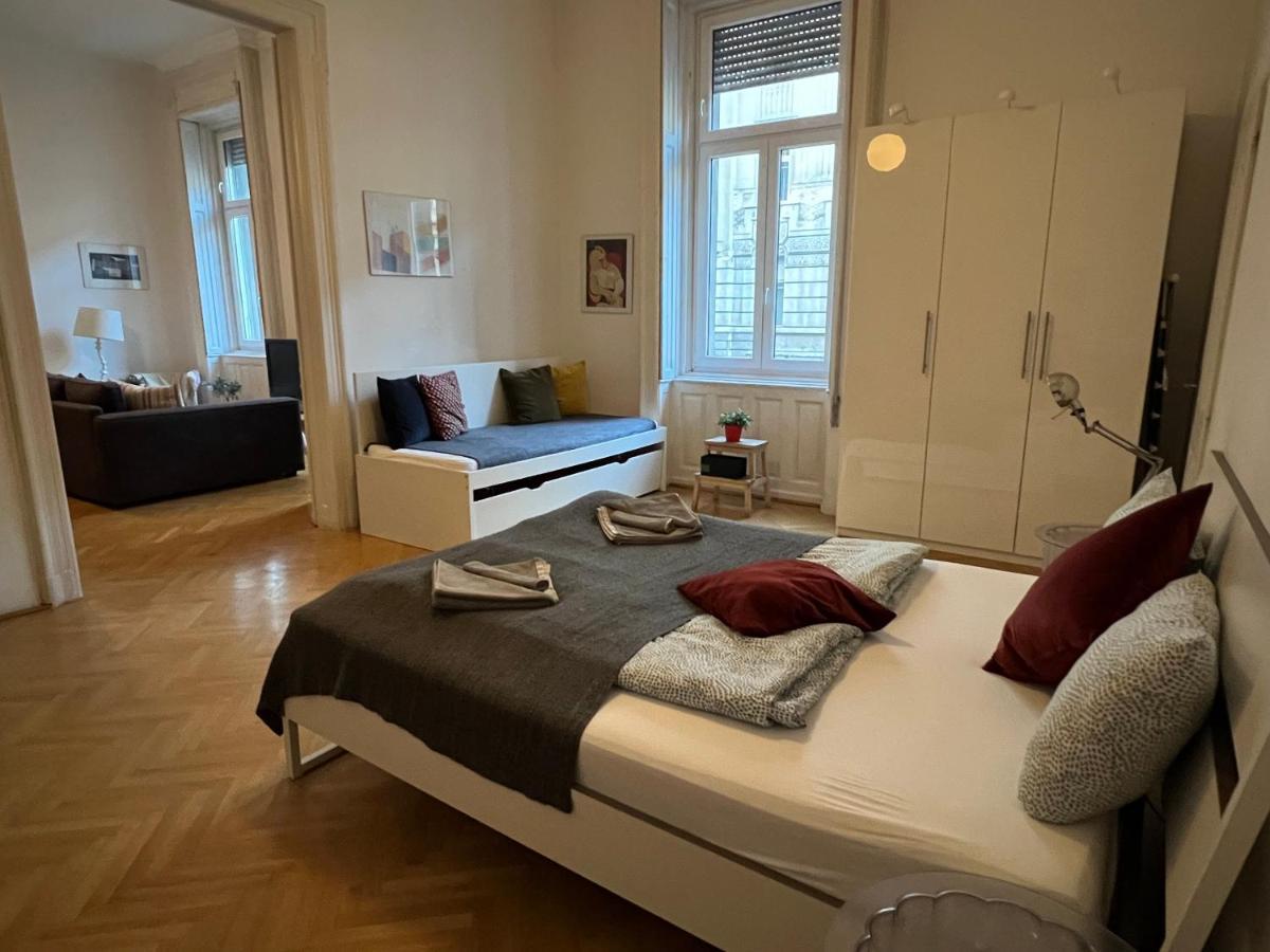 Bourgeois Elegance In The Heart Of Budapest Extérieur photo