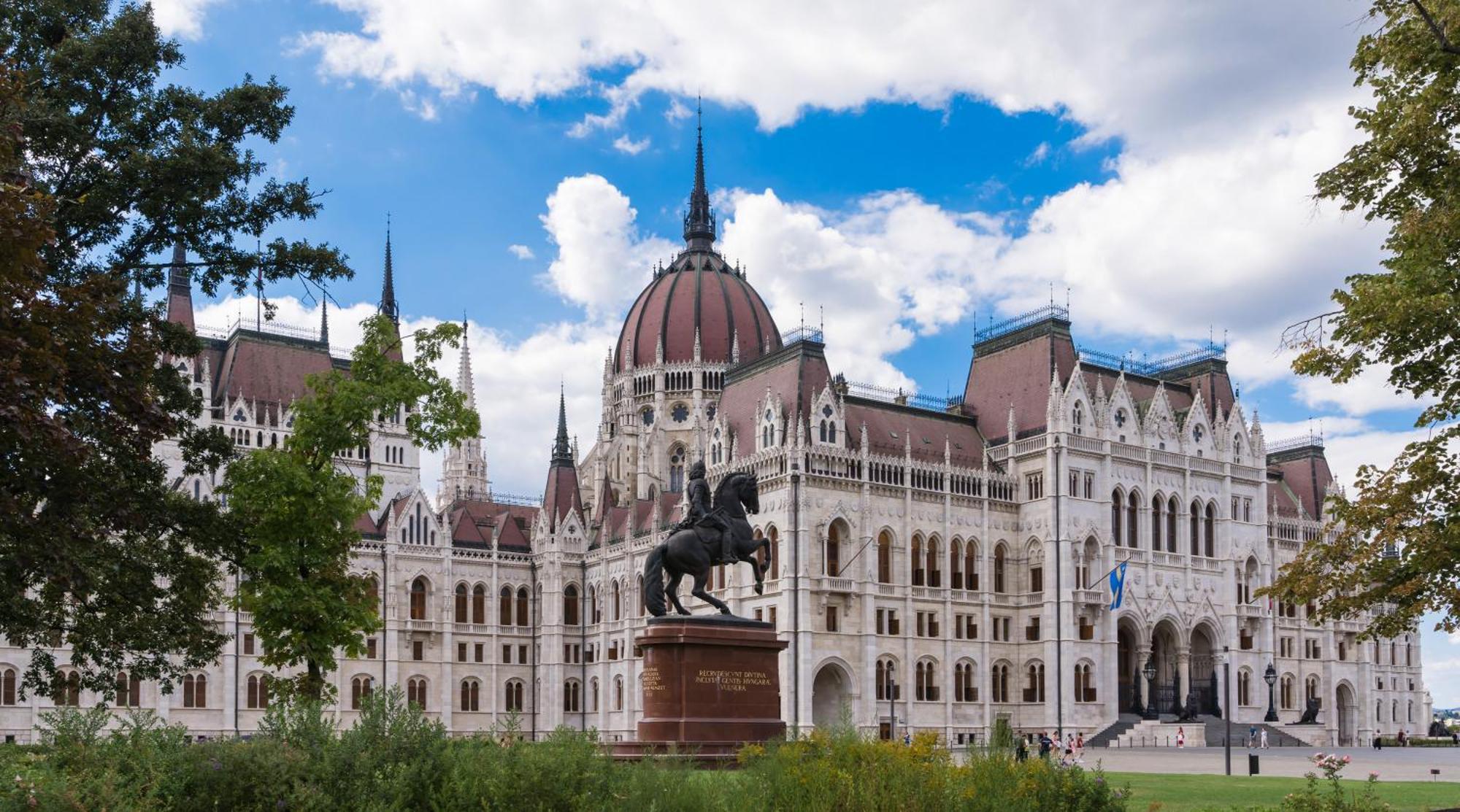 Bourgeois Elegance In The Heart Of Budapest Extérieur photo