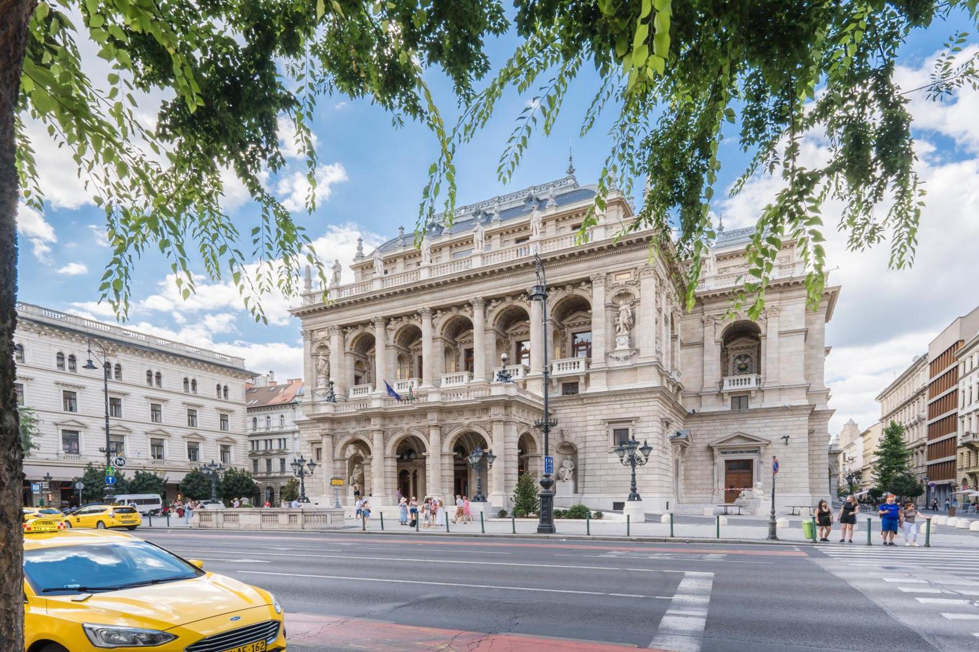 Bourgeois Elegance In The Heart Of Budapest Extérieur photo
